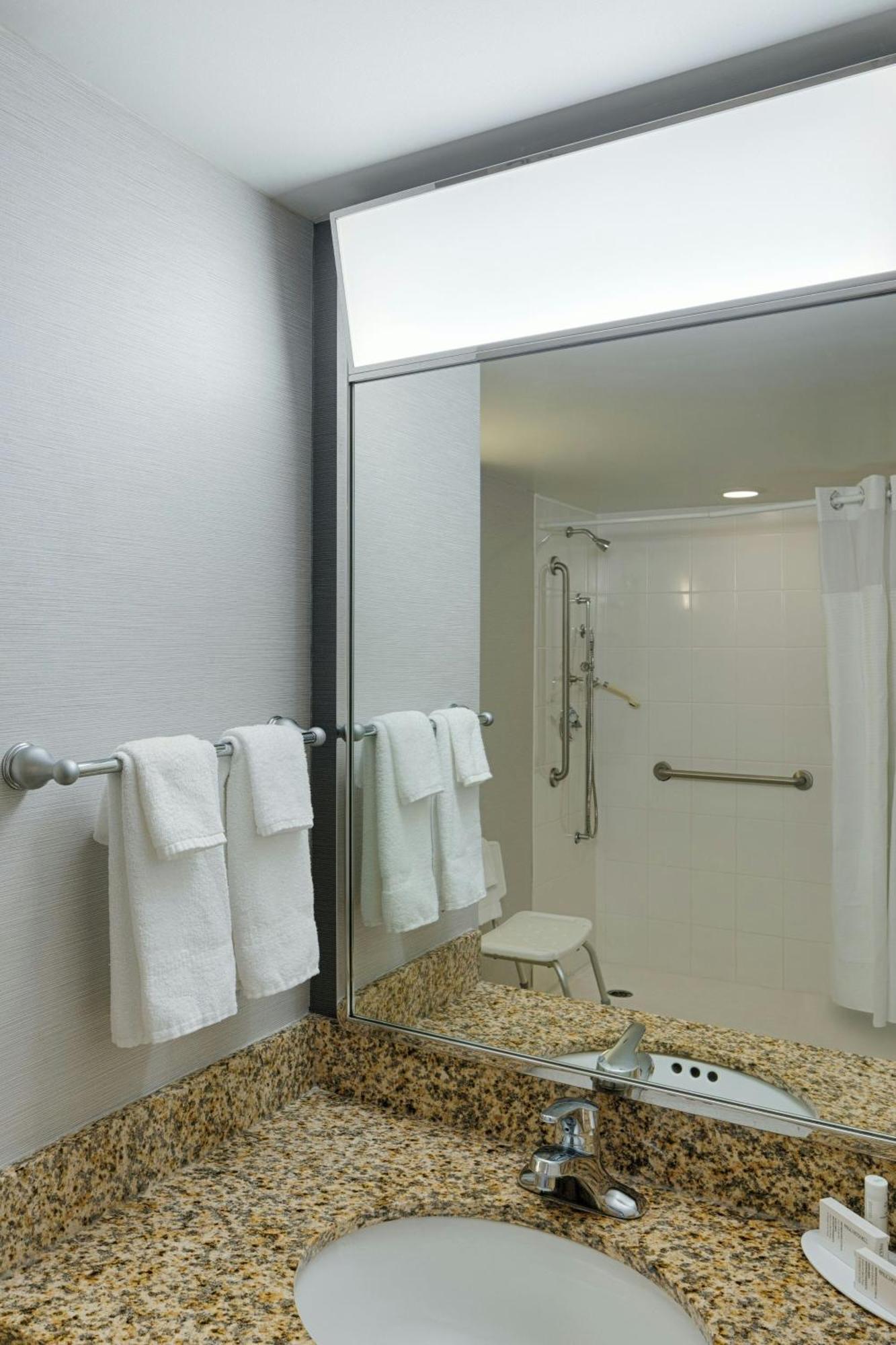 Hotel Courtyard By Marriott Springfield Downtown Zewnętrze zdjęcie
